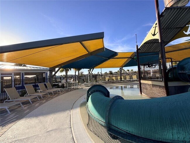 Building Photo - 9948 Red Canoe Aly