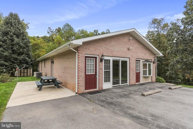 Building Photo - 56-A PROCTOR Ln