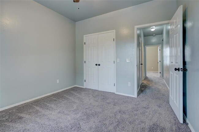 Building Photo - 2023 Westbury Dr