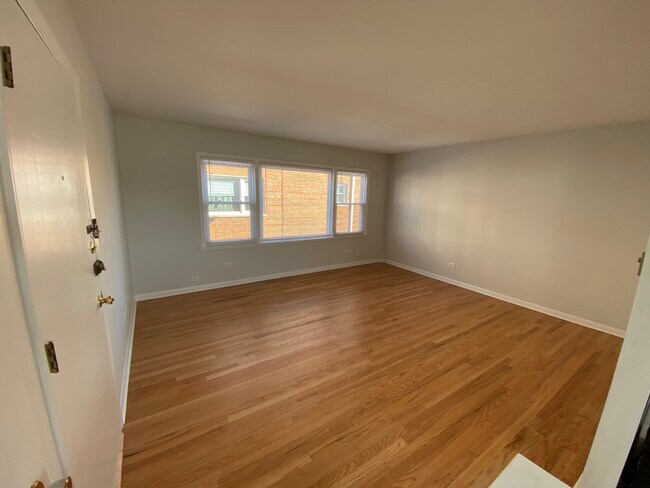 Building Photo - 6148 Willow Creek Dr