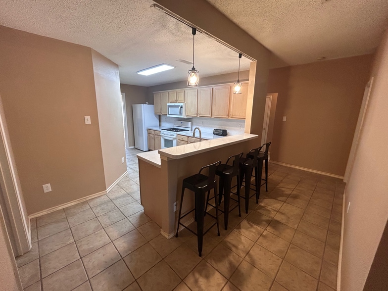 Building Photo - 1011 Windymeadow Ln