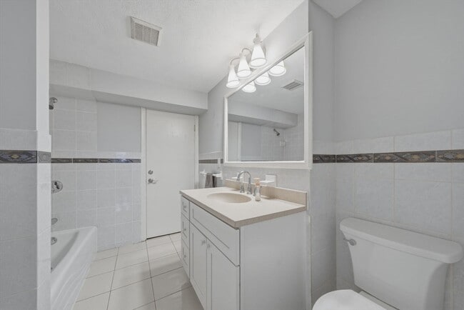 Building Photo - 1 Salem St