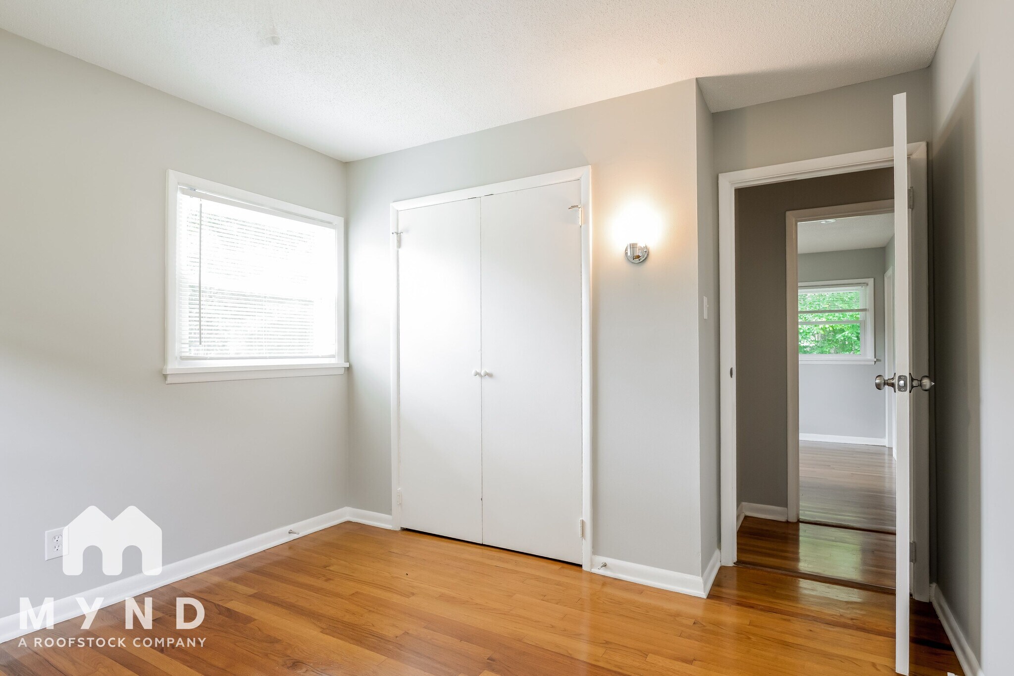 Building Photo - 1530 Ridgewood Dr