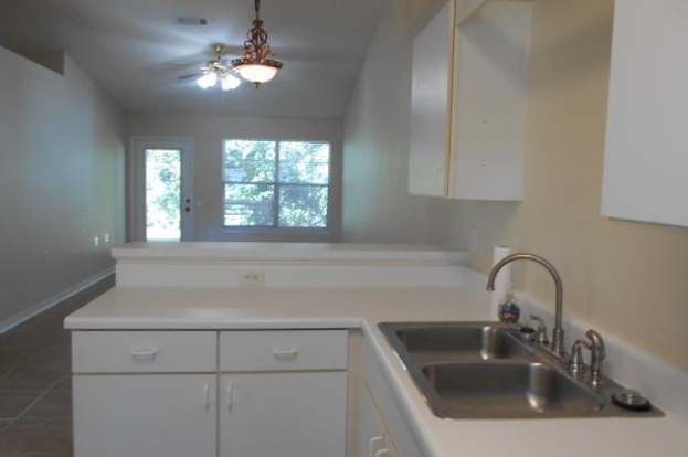 Building Photo - 2232 Trailwood Dr