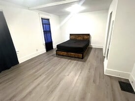 Building Photo - 733 Pennsylvania Ave