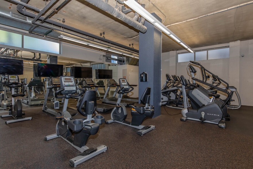 Building Photo - The Towers at Gateway City