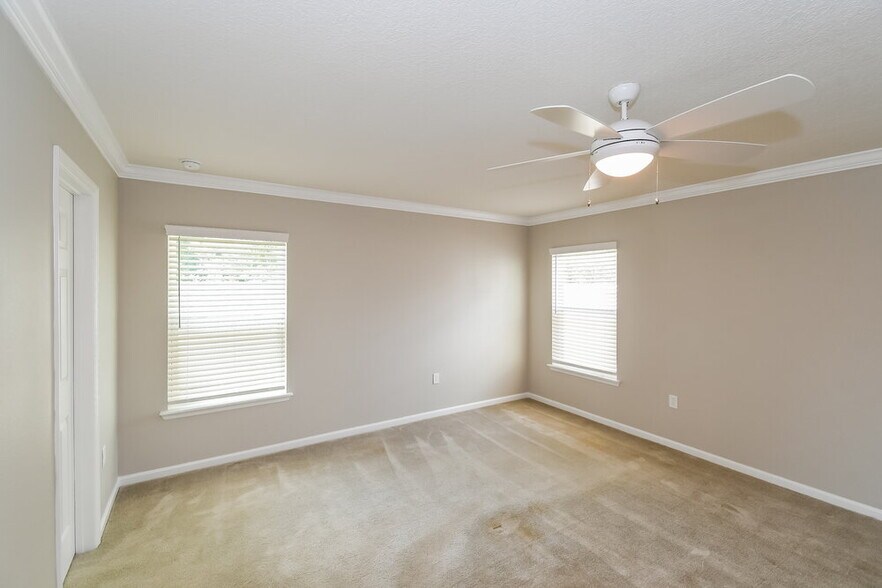 Building Photo - 12410 Sea Island Dr