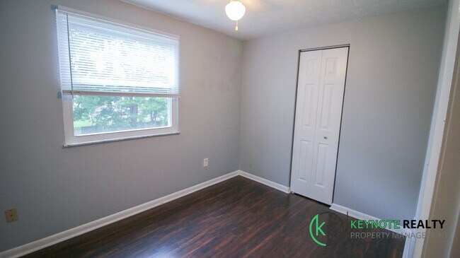 Building Photo - 6426 Silver Pheasant Ct