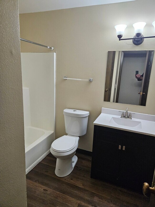 Building Photo - 2205 Sylvan Way