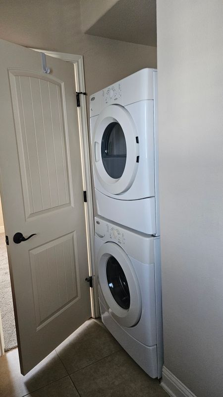 Building Photo - 2008 Emma Long St