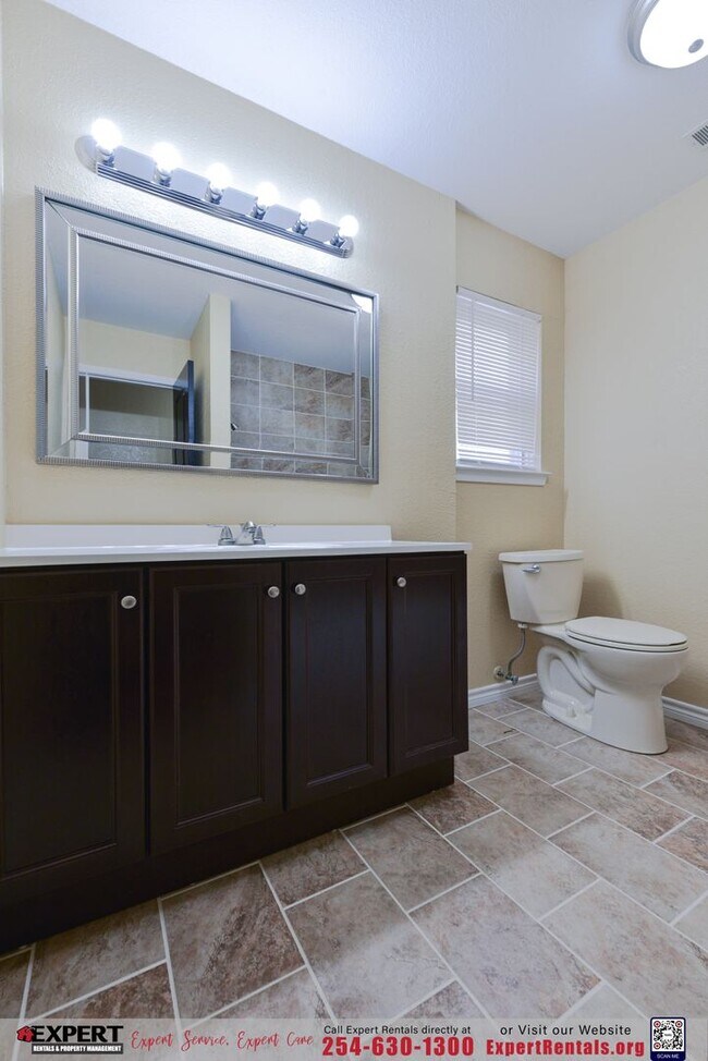 Building Photo - 1604 Edgefield St