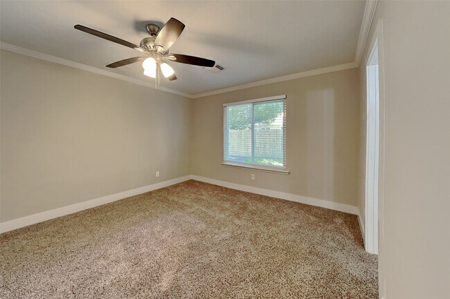Building Photo - 18116 Red Pine Ct