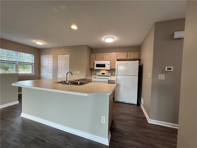 Building Photo - 808 Farmstead Ct