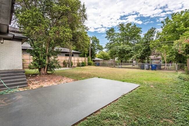 Building Photo - 3928 Valley Ridge Rd