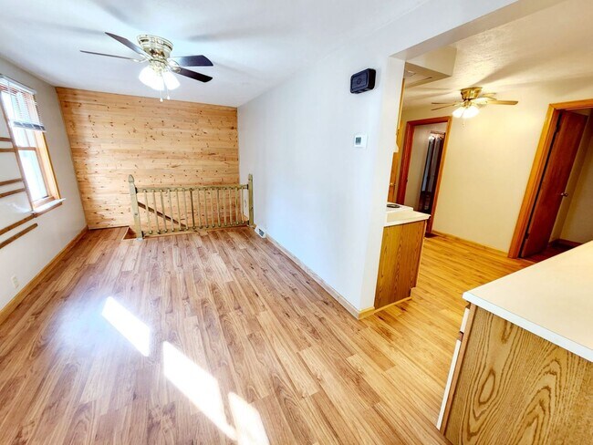 Building Photo - 2 Bedroom house near Mileground - Available 05/20/2026