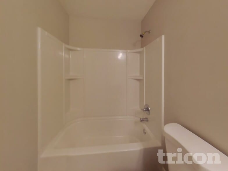 Building Photo - 818 Westpointe Dr