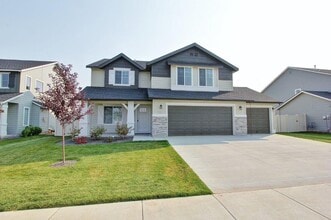 Building Photo - Immaculate & Spacious Home in West Meridian