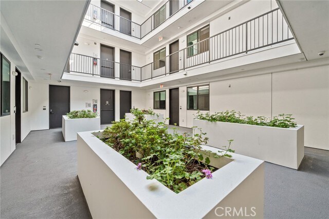 Building Photo - 7510 Sepulveda Blvd