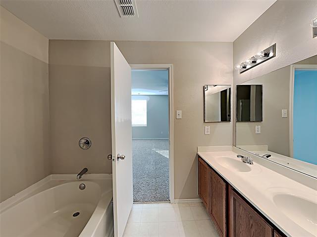 Building Photo - 1329 Lauren Dr