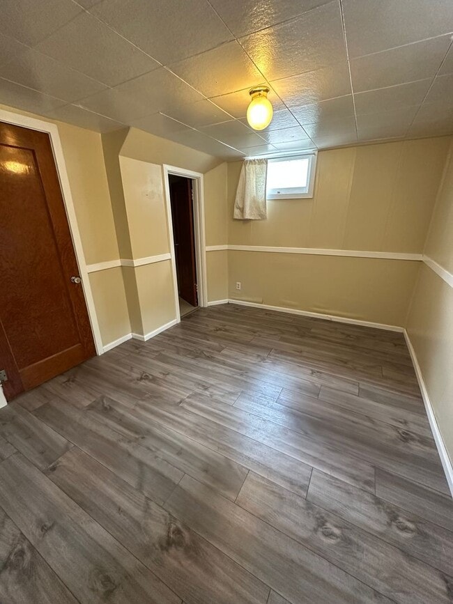 Building Photo - 2 BEDROOMS PLUS BONUS ROOM, 2 BATHROOM, SINGLE FAMILY HOME