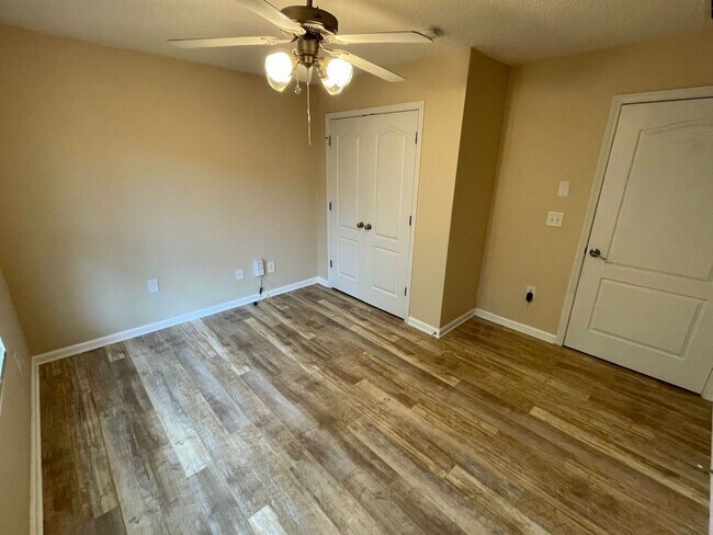 Building Photo - PRE-LEASING FOR AUGUST 2026!