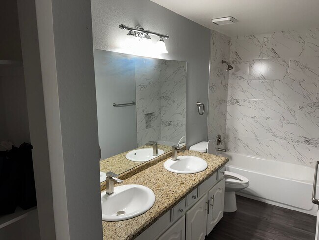 Building Photo - Downtown Single Story – Complete Remodel - Single Story - yr1942