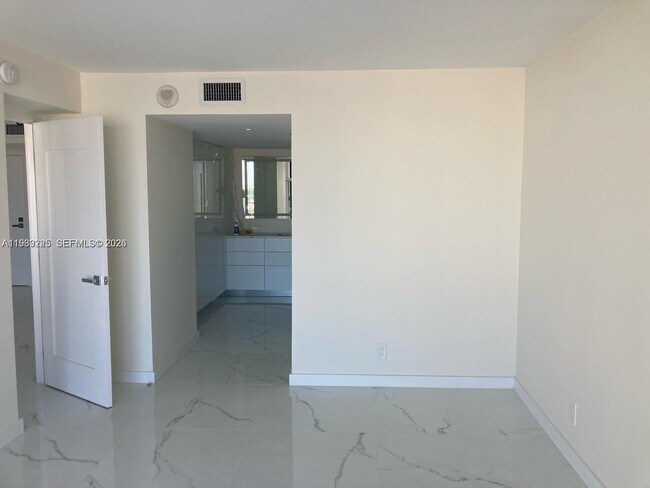 Building Photo - 290 174th St St