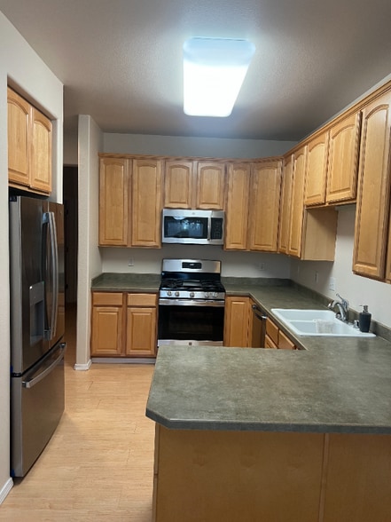 Building Photo - 4766 Grumman St