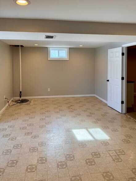 Additional Basement Room (Walkout) - 1400 Madison Ave