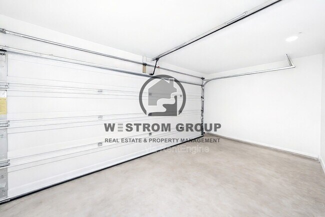 Building Photo - 8732 Polo Dr