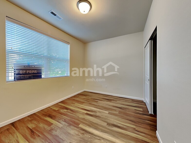 Building Photo - 16602 NE 91st St