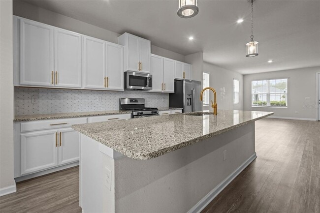 Building Photo - 15384 Caravan Ave