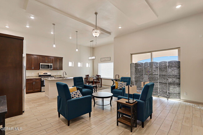Building Photo - 7825 Enchanted View Dr