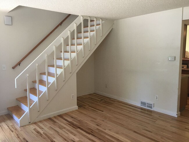 Building Photo - North Old Town Beauty – Updated Interiors ...
