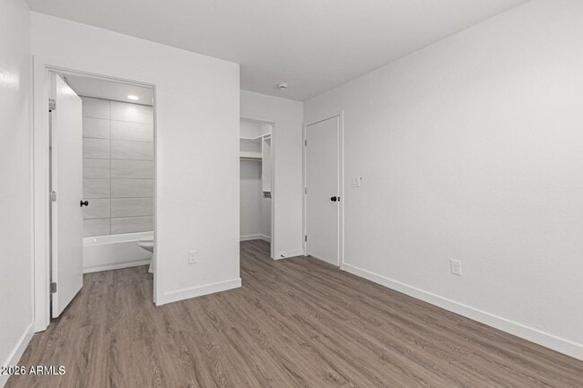 Building Photo - 450 S Crismon Rd