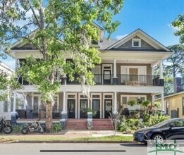 Building Photo - 216 W 41st St