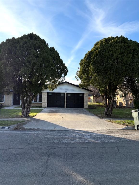 Building Photo - 1911 Hill St