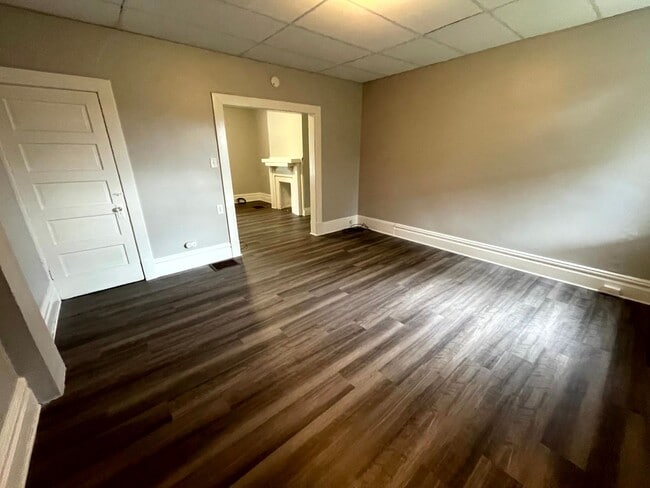 Building Photo - Lovely two bedroom, 1 bathroom Townhome on...
