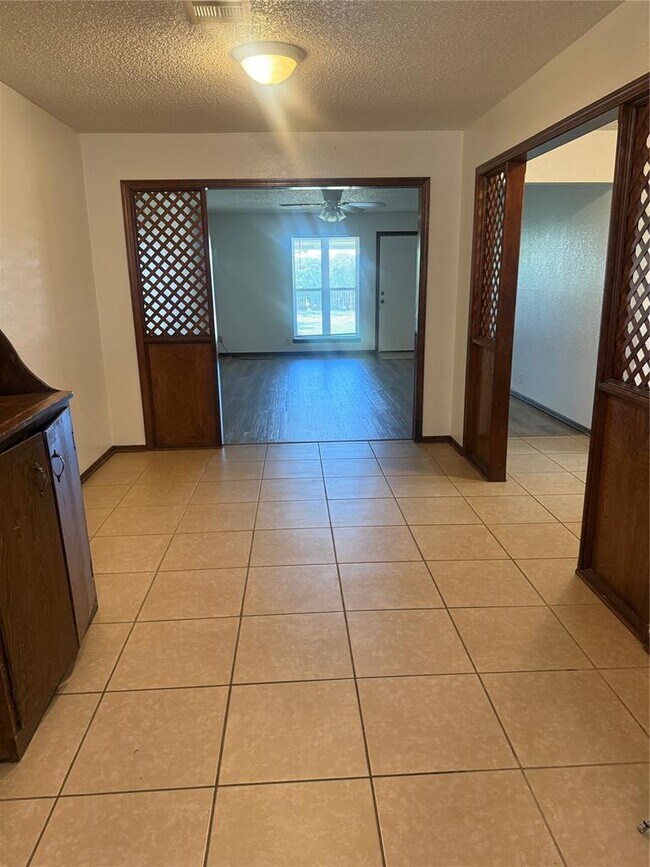 Building Photo - 1309 Summerton Pl
