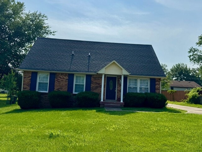 Building Photo - Convenient location! Cute 4 Bed 2 Bath hom...