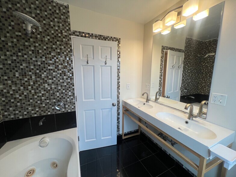 Building Photo - 50 White St