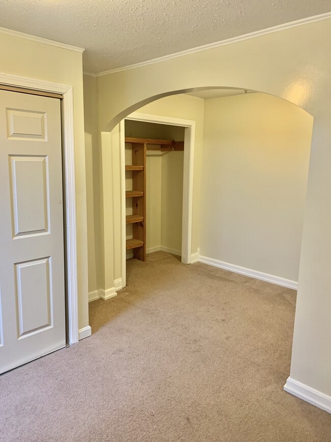 Building Photo - 756 Stream Rd