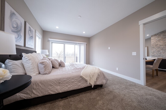 Building Photo - 26391 Preserve Dr