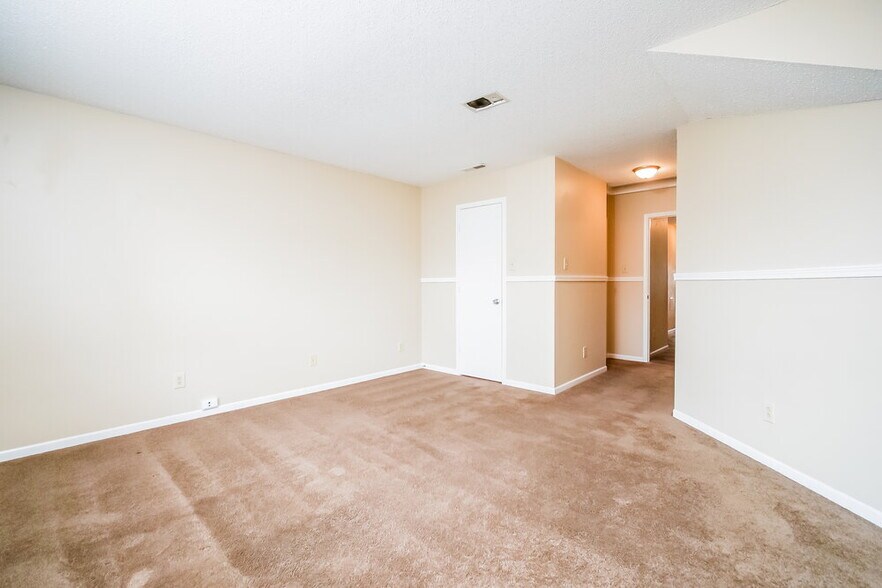 Building Photo - 677 Florence Dr