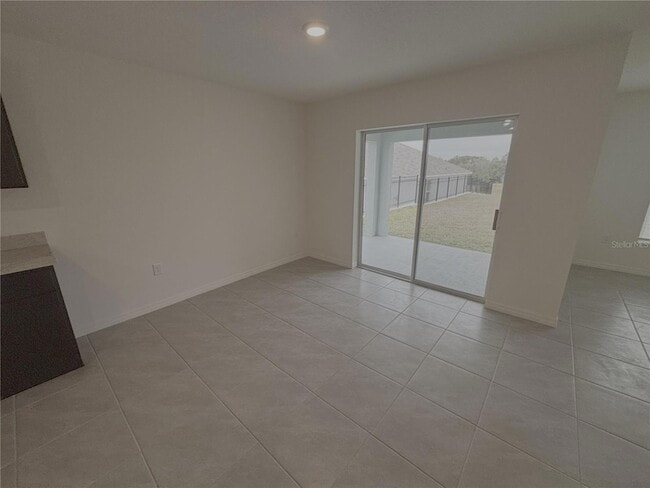 Building Photo - 481 W Rexford Dr