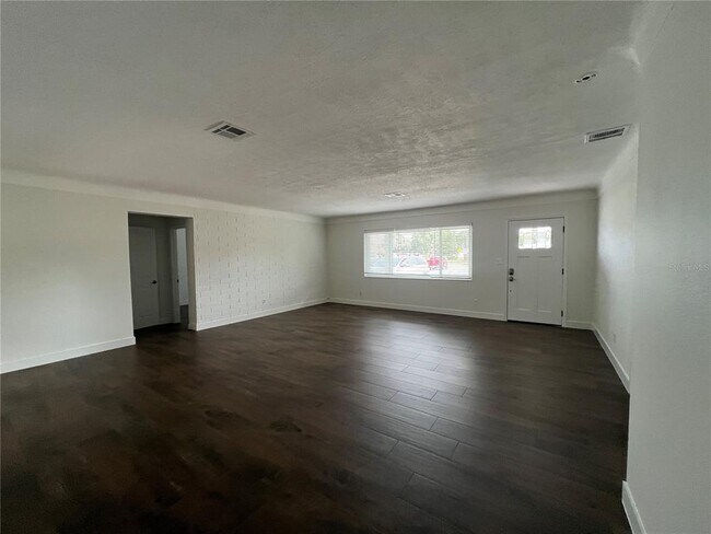 Building Photo - 5398 27th Ave N