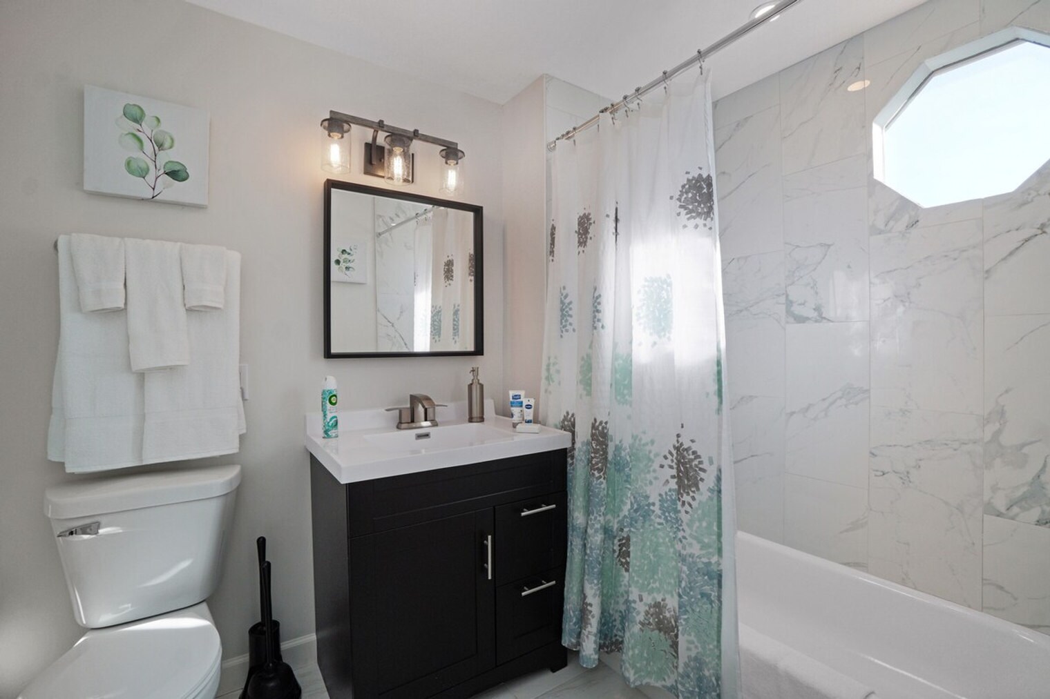 Building Photo - 4438 Balmoral Dr