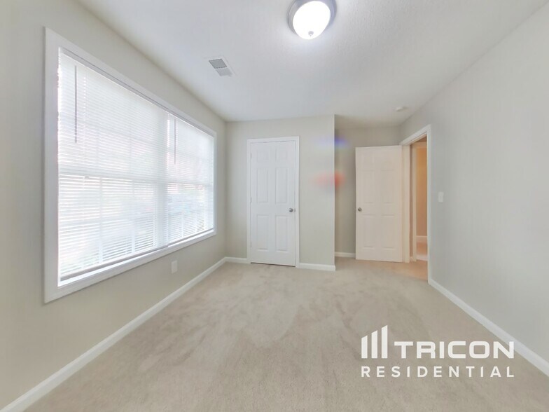 Building Photo - 172 Greystone Cir