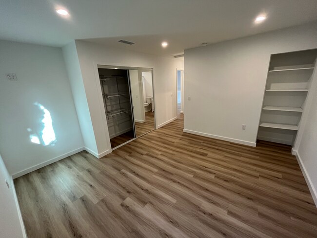 Building Photo - 8417 Beckford Ave