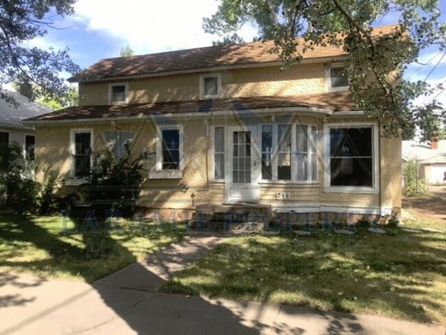 Building Photo - 911 E Steele St